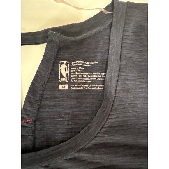 NBA Team Cleveland Cavaliers Navy Scoop Neck T-Shirt Short Sleeve M - Picture 7 of 7